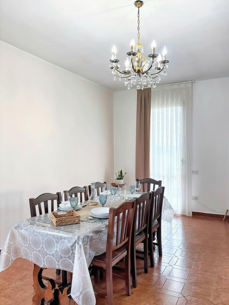 Villa Del Pino, Terrazza Vista Mare Minturno Luaran gambar